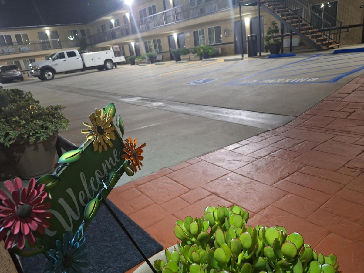 Portofino Inn Burbank Buitenkant foto